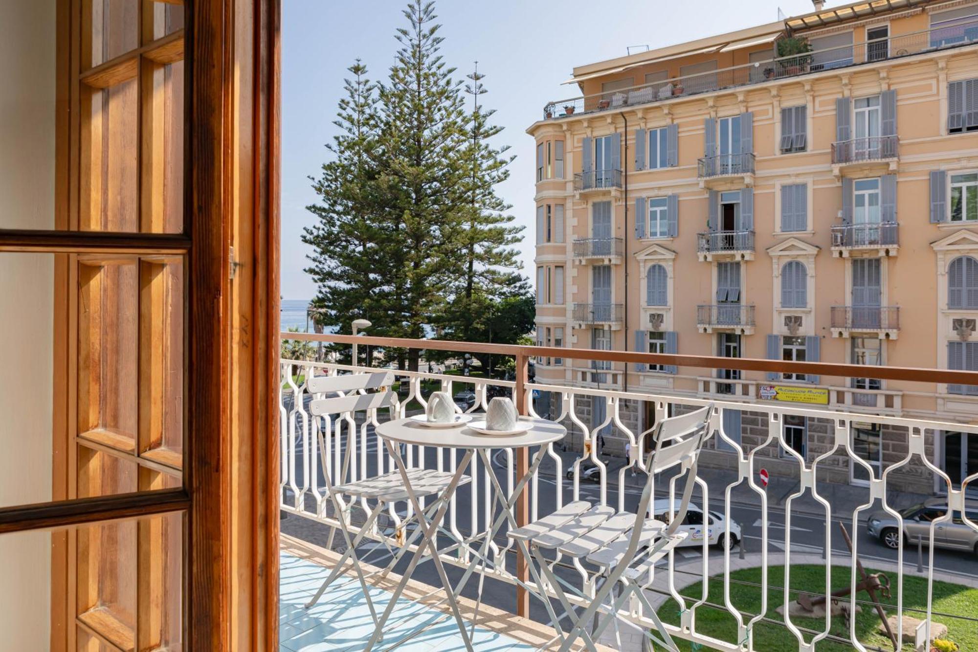 Appartamento H11 Casa Tecla Centro-Mare Sanremo Esterno foto